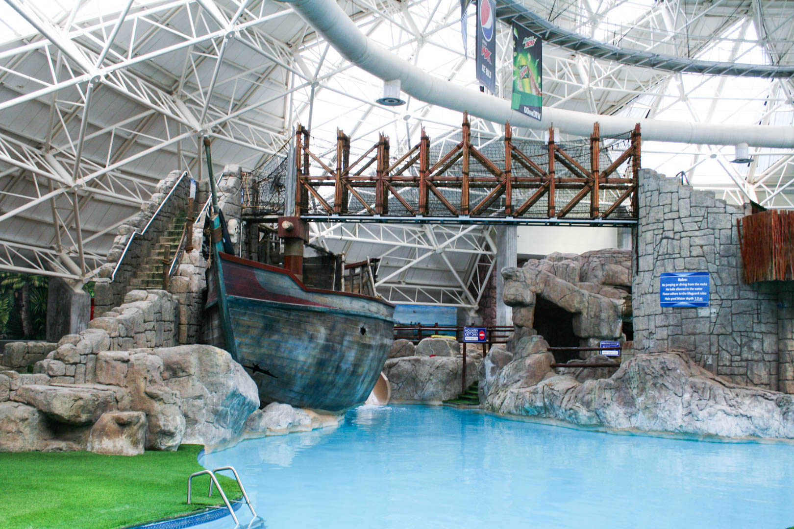 Aquadome & Wall Climbing — Emerald Resort — 1